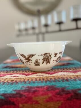 Vintage Pyrex Early American Cinderella Mixing Bowl #443 2.5 Qt Brown White USA